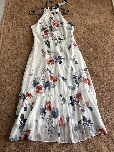 Trendyol & Milla Beyaz çiçekli halter yaka elbise