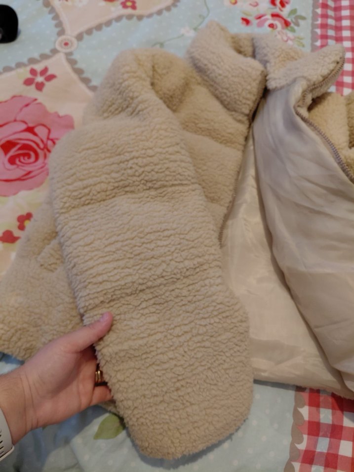 Dik Yaka Bej Peluş Mont - Görsel 2