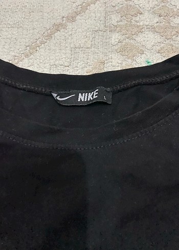 Siyah Baskılı tişört - Görsel 2