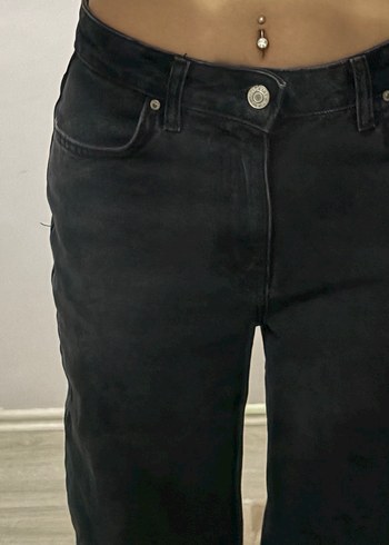 Siyah Yırtık Bol Paça Jean - Görsel 3