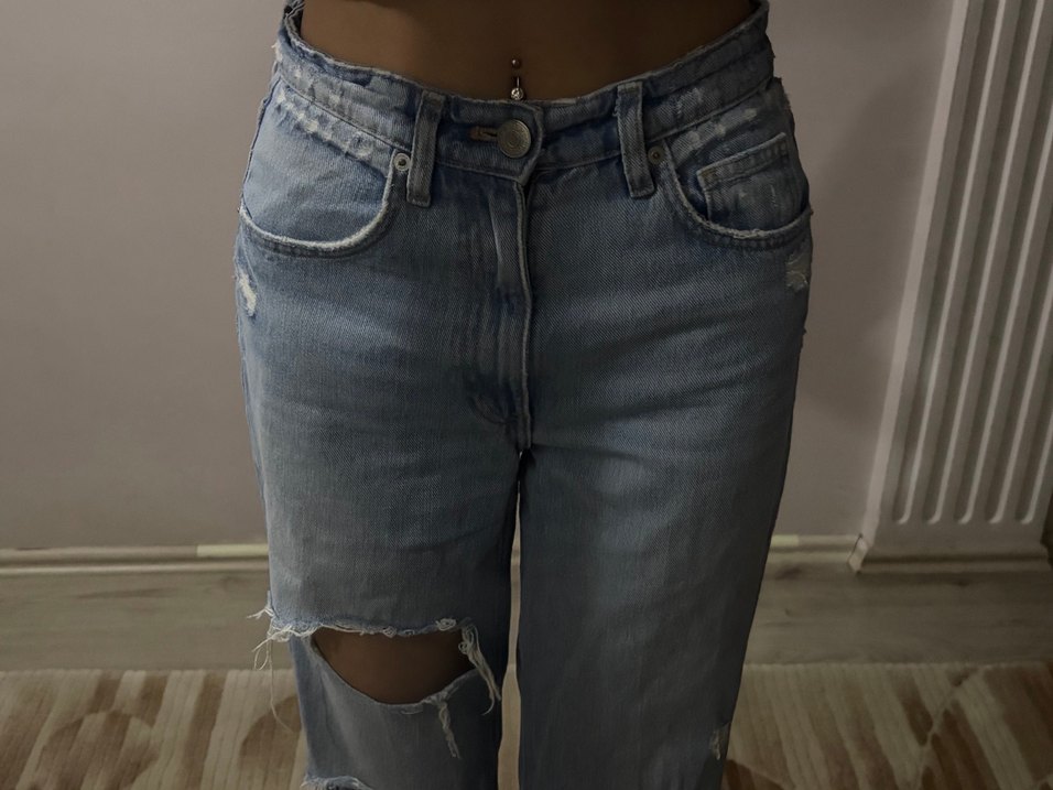Zara Yırtık Mom Jean - Görsel 2