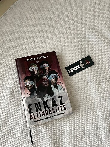 Enkaz altındakiler