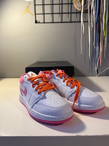 Nike Jordan 1 Low Pinksickle Safety