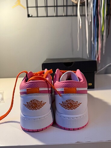39 Beden beyaz Renk Nike Jordan 1 Low Pinksickle Safety