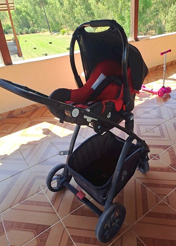 Kırmızı Bebek Arabası - Görsel 3