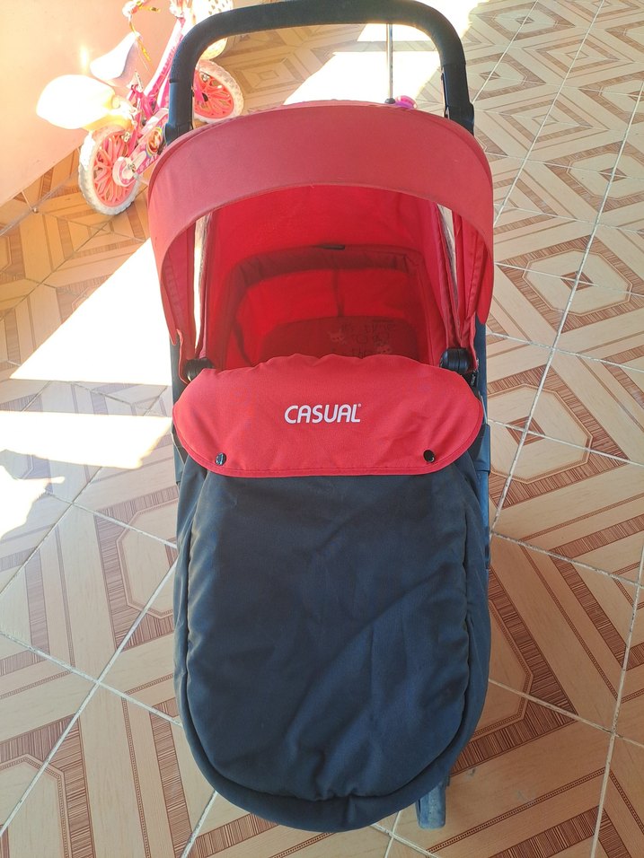 Kırmızı Bebek Arabası - Görsel 4