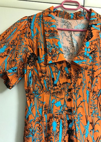 Renkli Desenli V Yaka Kısa Kollu Tulum - Görsel 2