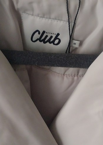 Düğmeli Beyaz Midi Trençkot - Görsel 3