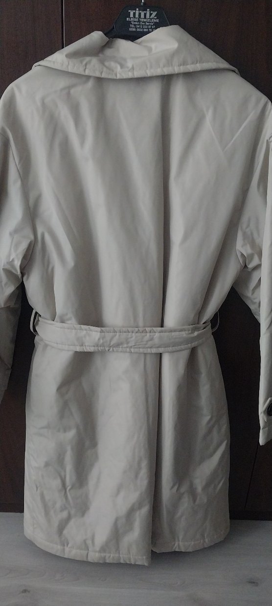 Düğmeli Beyaz Midi Trençkot - Görsel 4