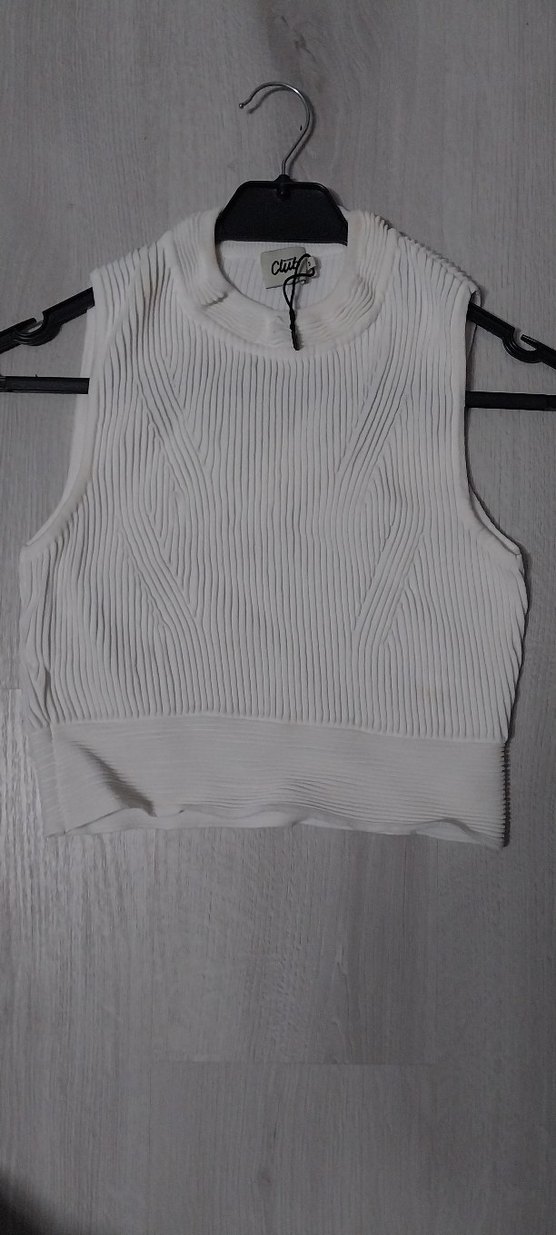 Kadın Beyaz Örgü Kolsuz Mini Süveter - Görsel 2