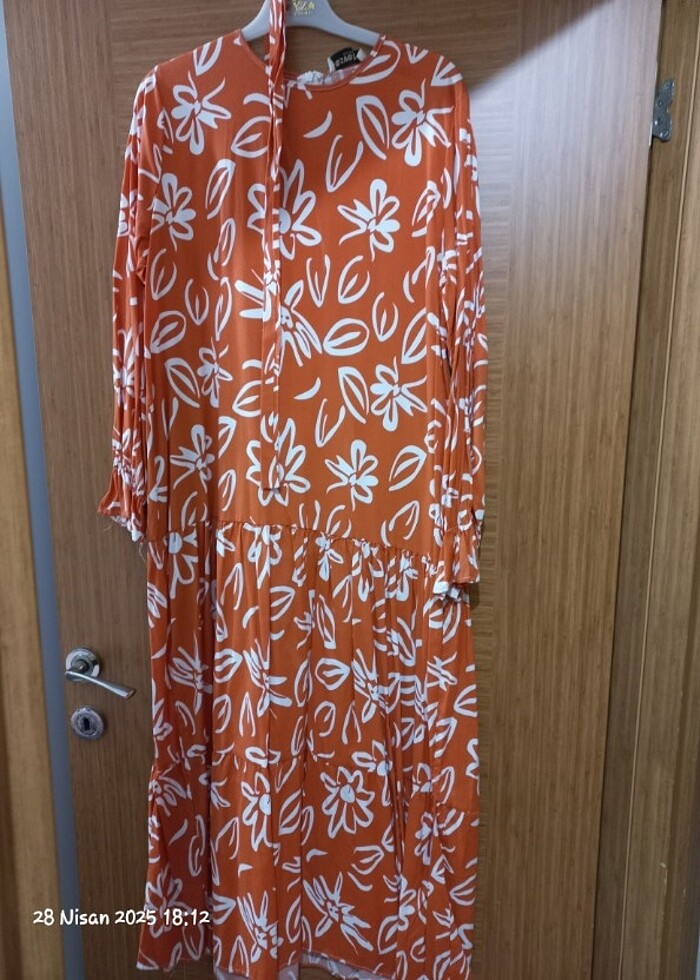 Çiçek desenli elbise - Görsel 3