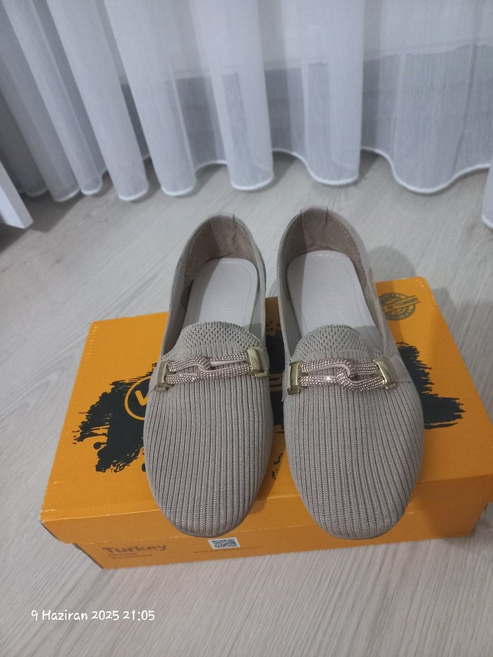 Bej Modern Klasik Pliseli Kadın Babet - Görsel 4