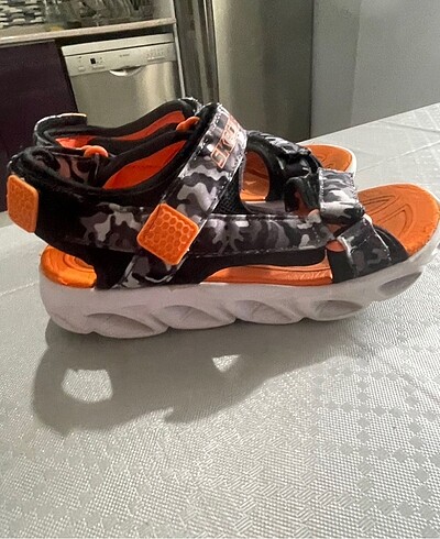 33 Beden Skechers çocuk sandalet