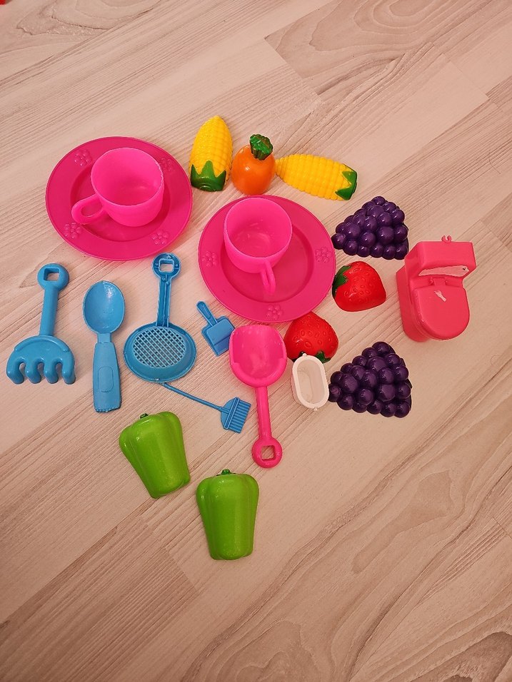 Renkli Oyuncak Çay Seti ve Bahçe Aletleri - Görsel 5