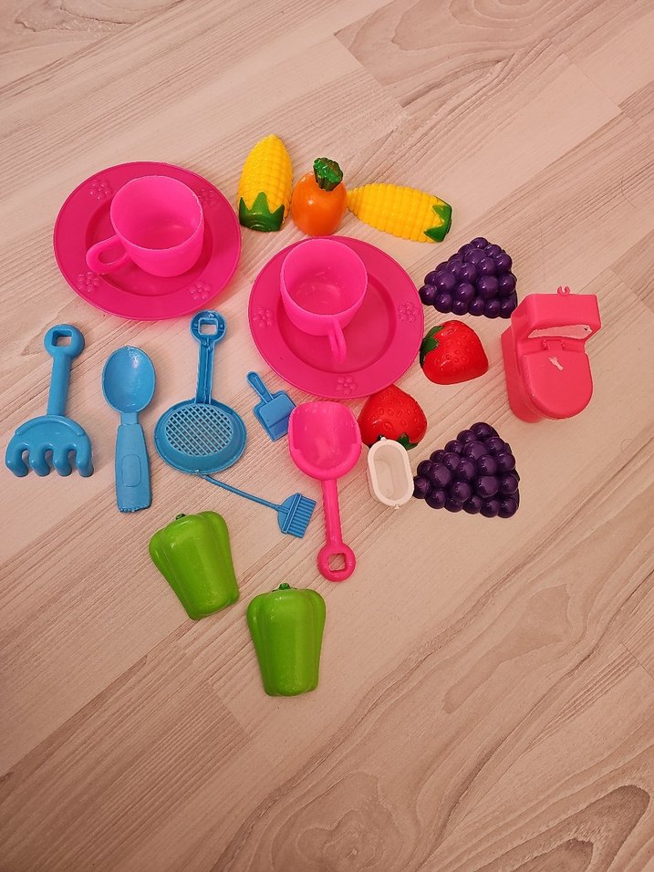 Renkli Oyuncak Çay Seti ve Bahçe Aletleri - Görsel 4