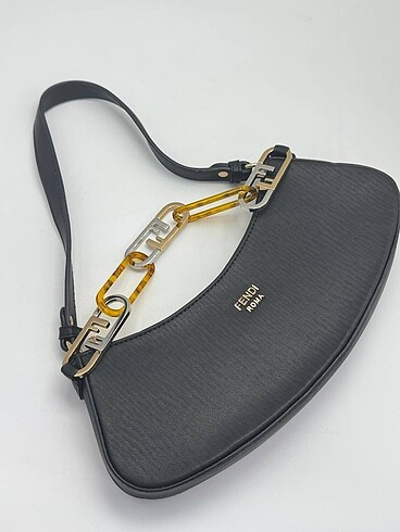 Fendi FENDİ