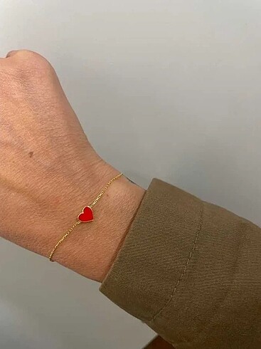 Altın Renk Kırmızı Mineli Kalp Bileklik