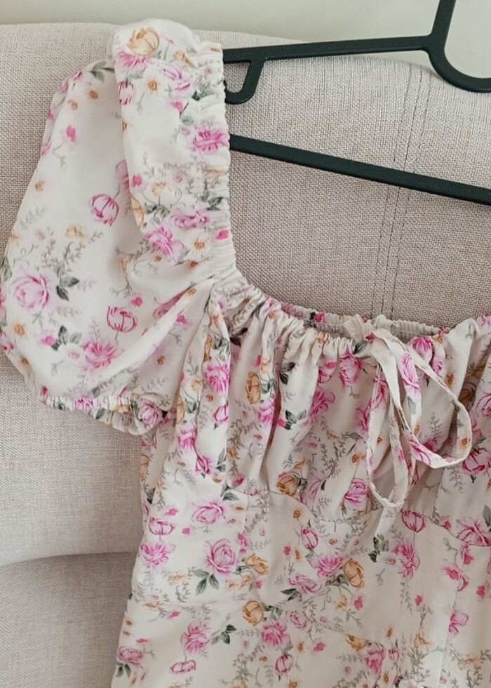 Çiçek desenli elbise - Görsel 2