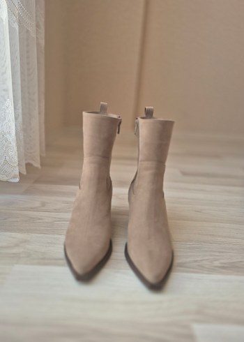 Marjin Vizon Süet Kadın Topuklu Bot - Görsel 5