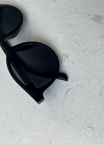 Siyah yuvarlak güneş gözlüğü - Görsel 2