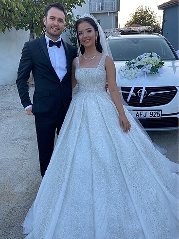m Beden İşlemeli Gelinlik