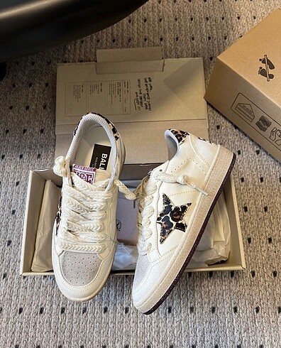 Golden Goose Hemen teslim
