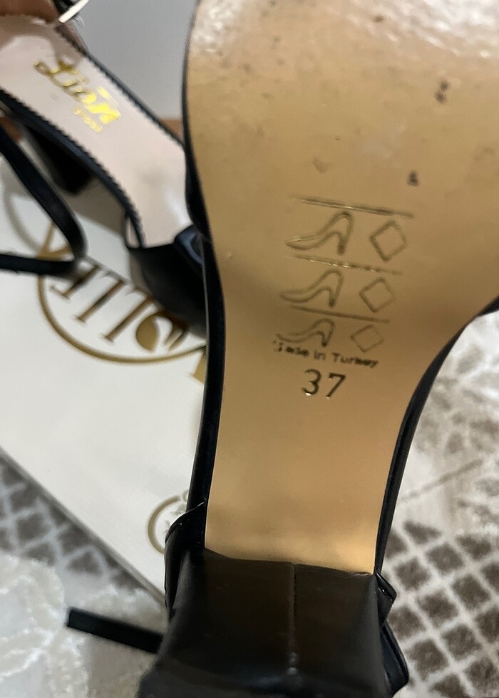Topuklu ayakkabı - Görsel 4