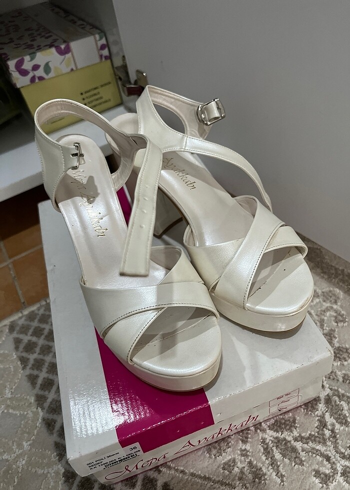 Topuklu ayakkabı - Görsel 4