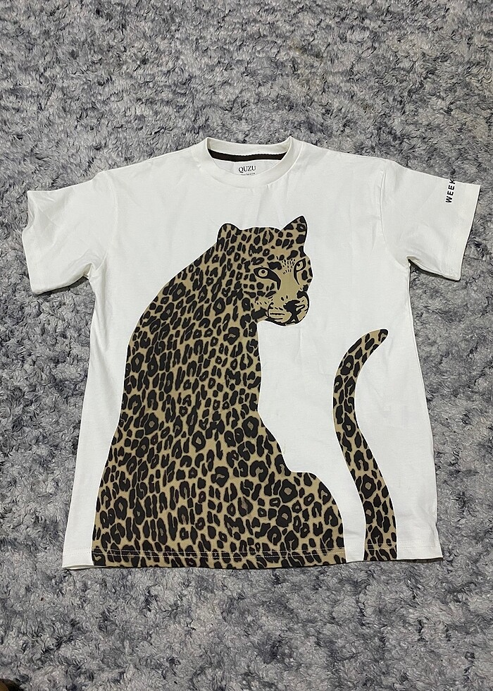 Kadın leopar desenli quzu tişört - Görsel 2