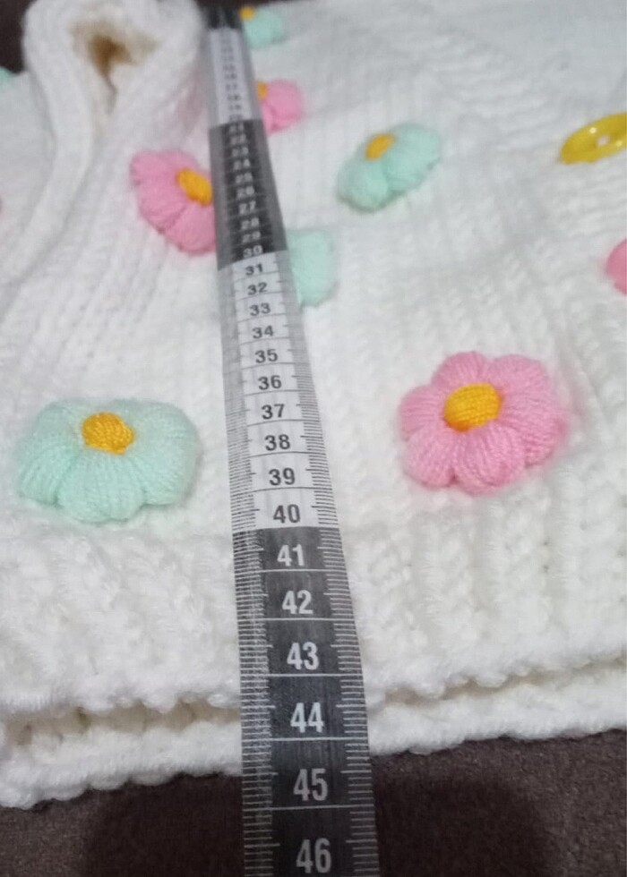 Örgü çiçekli hırka - Görsel 2