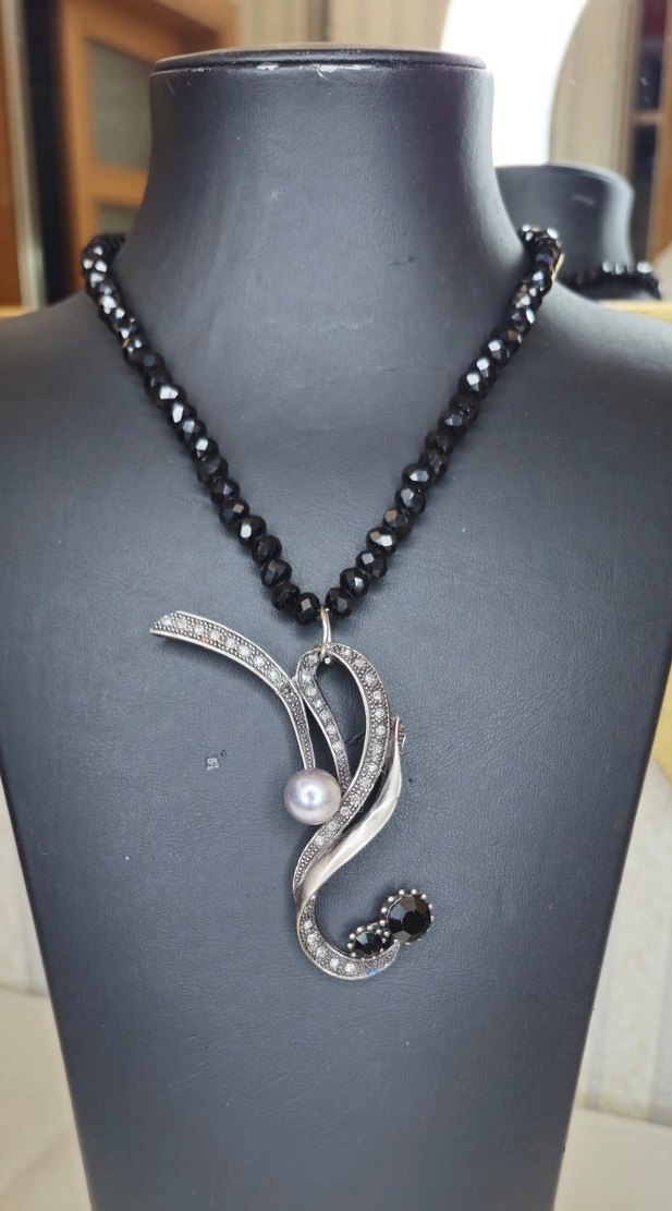 Uzun Siyah kristal Boncuklu  Gotik  Kolye - Görsel 2