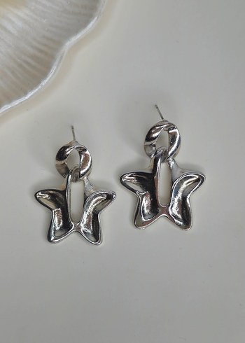 Minimalist Kelebek Motifli Midi Küpe - Görsel 2