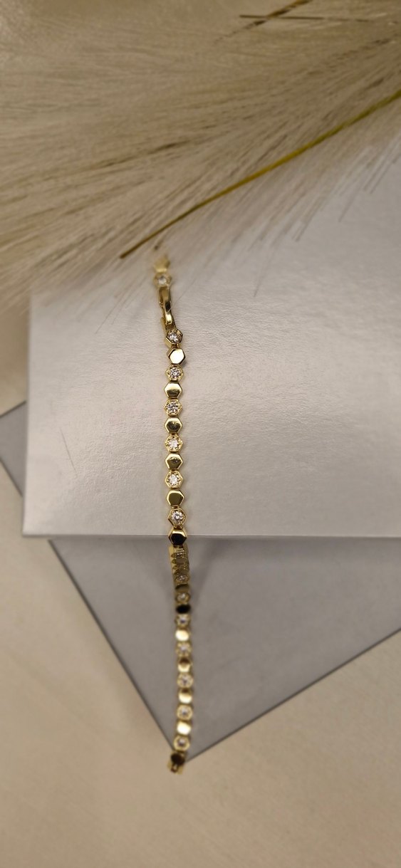 Zincir Detaylı Altın Renk Kadın Bileklik - Görsel 2