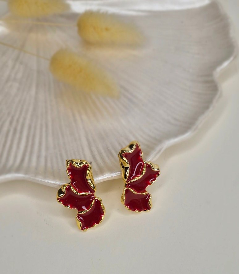 Kırmızı Fırfırlı Mini Küpeler - Görsel 3