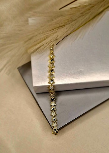 Zincir Detaylı Altın Renkli Yıldız Kadın Bileklik - Görsel 5