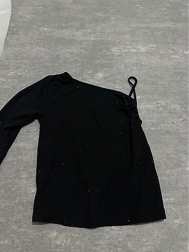 Işıltılı Tek Kol Bluz - Görsel 2