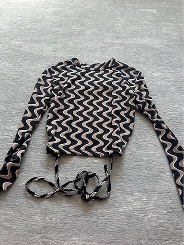 Sırt Detaylı Crop - Görsel 2