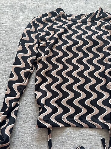 Sırt Detaylı Crop - Görsel 3