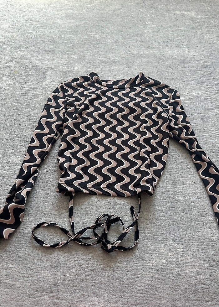 Sırt Detaylı Crop - Görsel 2