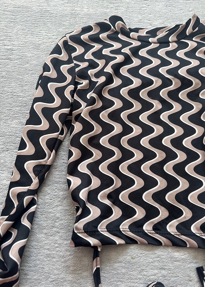 Sırt Detaylı Crop - Görsel 3