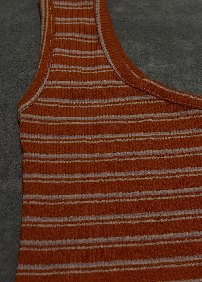 Turuncu Crop - Görsel 2