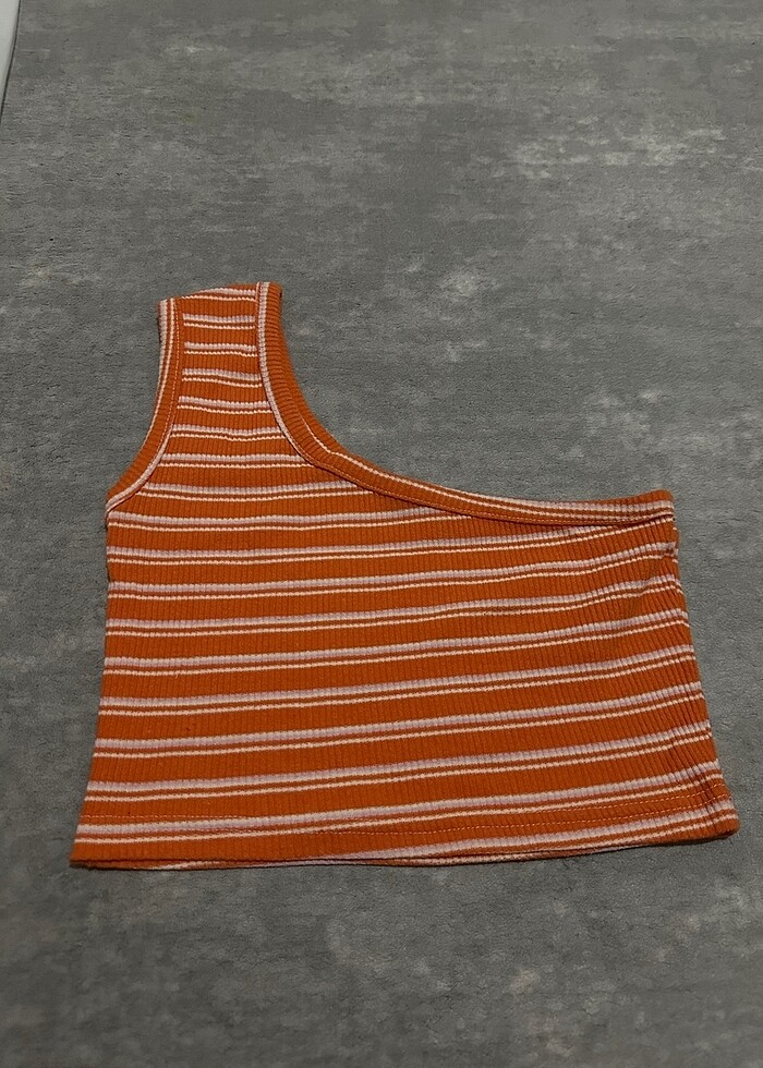 Turuncu Crop - Görsel 3