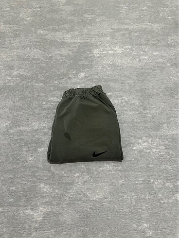 l Beden Nike Yeşil Jogger