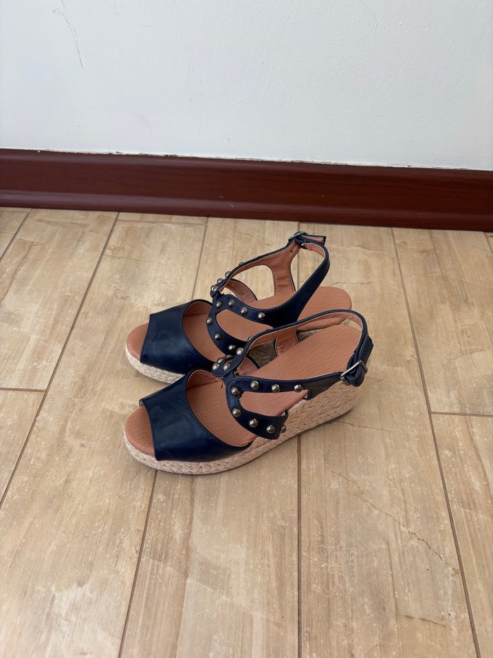 Tokalı Lacivert Dolgu Topuk Kadın Sandalet - Görsel 4