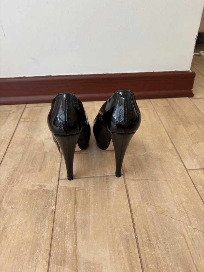 Siyah topuklu ayakkabı - Görsel 3