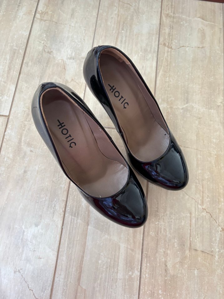 Siyah topuklu ayakkabı - Görsel 4