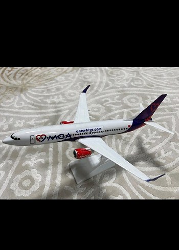mga maket uçak plastik b737-800