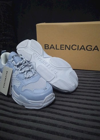 40 Beden Balenciaga triple s 40 numara