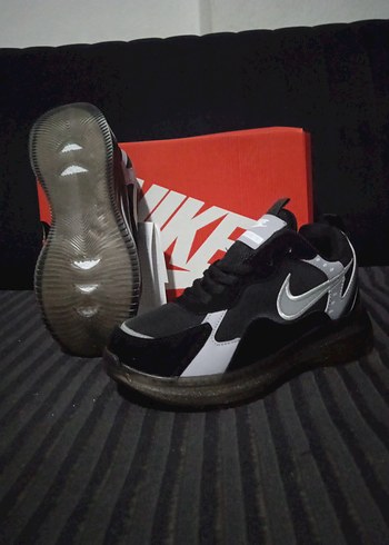 Nike Nike Siyah Spor Erkek Sneakers 39, 38, 37, 36 numara var