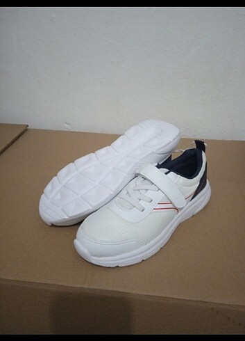 LC Waikiki LC Waikiki çocuk spor ayakkabı 